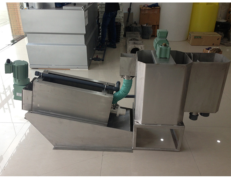 疊螺污泥脫水機(jī)展示