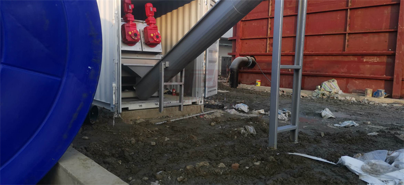 移動(dòng)式污泥脫水車(chē)：破解污泥清淤的“移動(dòng)工廠(chǎng)”